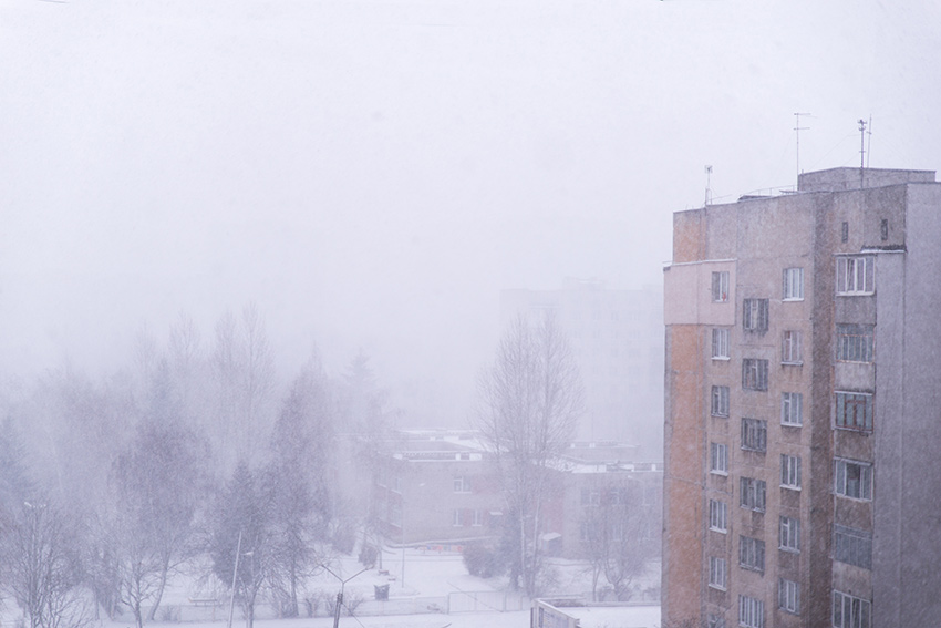 Smog w mieście zimą – pogorszona jakość powietrza w sezonie grzewczym