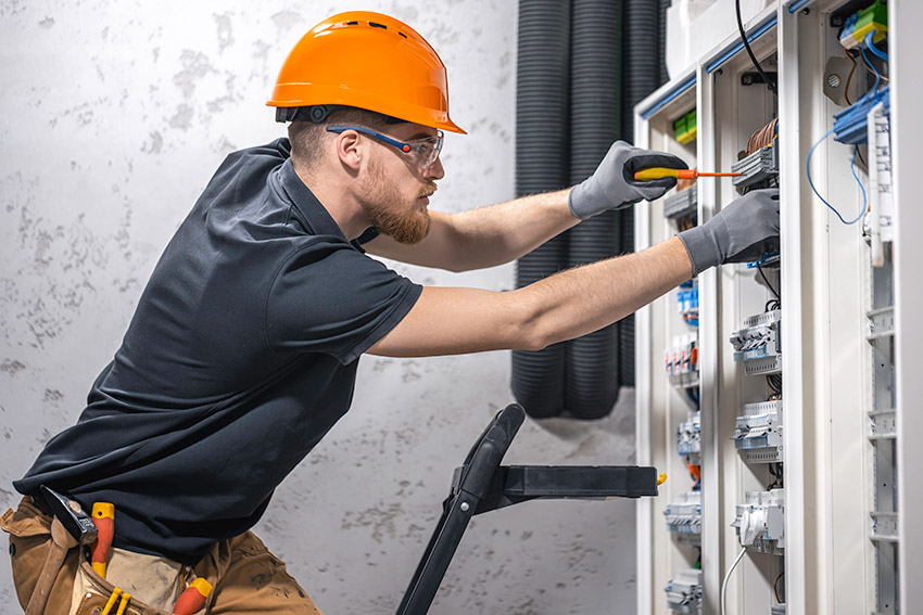 Prace elektryczne przy montażu pompy ciepła