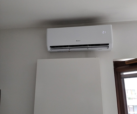 Montaż klimatyzacji Gree Pular Pro White 3,5 kW w mieszkaniu 34 m2 w Katowicach – Osiedle Tysiąclecia