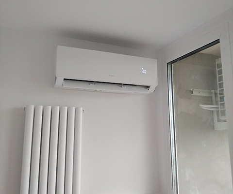 Montaż klimatyzacji Gree Clivia White 3,5 kW w mieszkaniu 29 m2 w Katowicach – Dąb