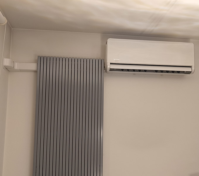 Jednostka wewnętrzna klimatyzacji Rotenso zamontowana w mieszkaniu w Katowicach