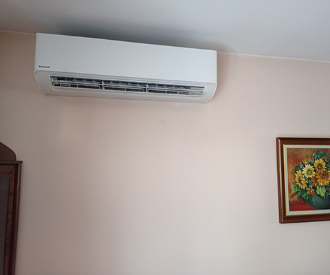 Jednostka wewnętrzna Panasonic zamontowana w mieszkaniu w Poznaniu