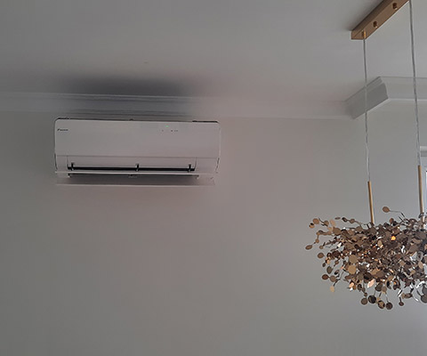 Jednostka wewnętrzna Daikin zamontowana w domu w Suwałkach