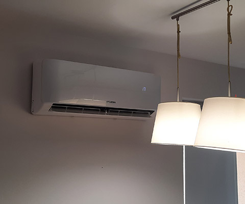 Jednostka wewnętrzna Hyundai zamontowana w salonie w Suwałkach