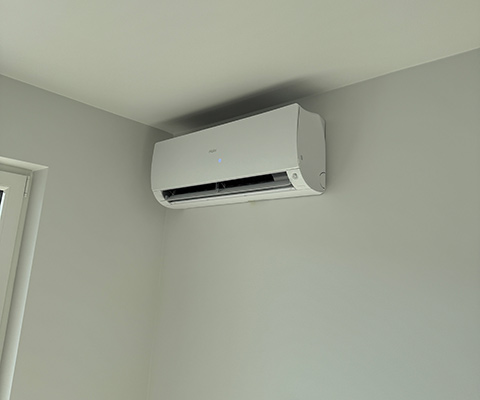 Montaż klimatyzacji Haier Flexis White 3,5 kW w mieszkaniu w Warszawie – Wola