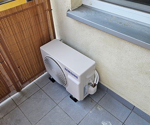 Samsung — jednostka zewnętrzna na balkonie — mieszkanie, Warszawa