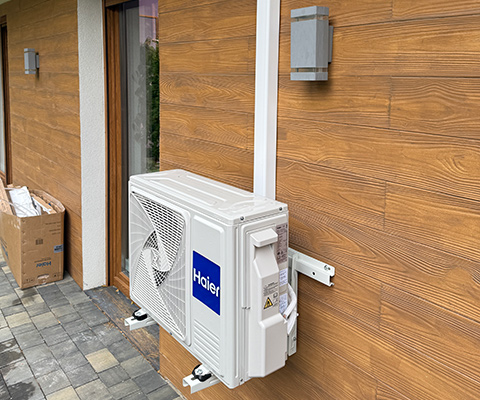 Montaż klimatyzacji Haier Revive Plus 2,7 kW w domu jednorodzinnym w Warszawie – Mokotów