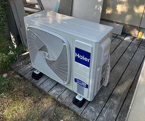 jednostka zewnętrzna Haier na osiedlu wrocławskim