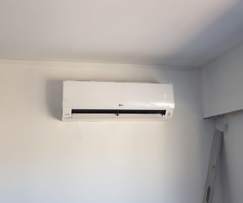 Jednostka wewnętrzna LG zamontowana w mieszkaniu w Białymstoku