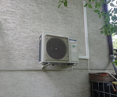 Jednostka zewnętrzna Panasonic w domu jednorodzinnym w Białymstoku