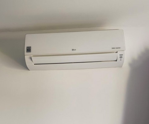 Jednostka wewnętrzna LG zamontowana w mieszkaniu w Białymstoku