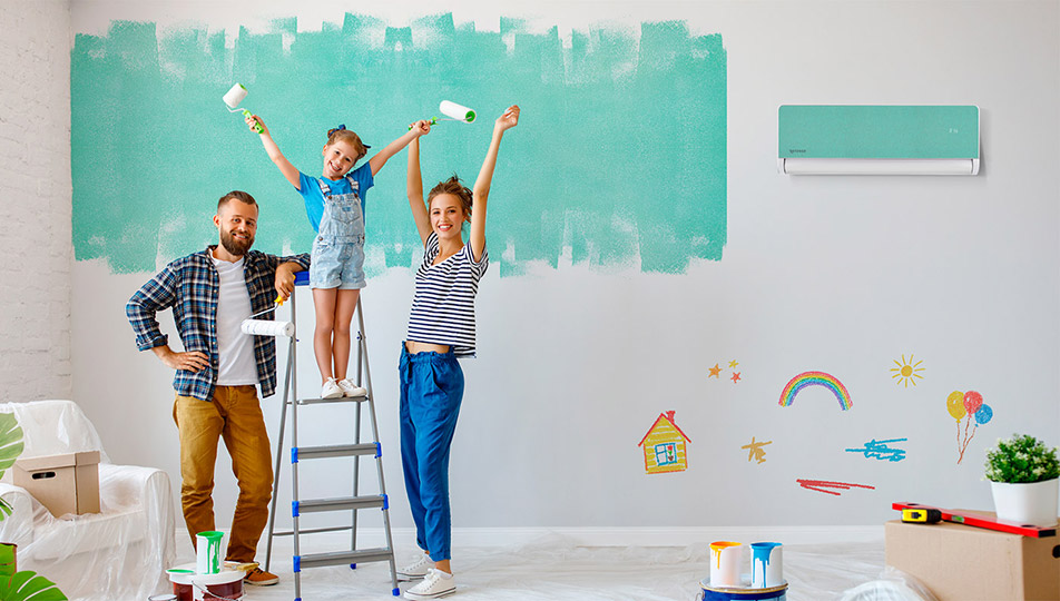 Klimatyzator ścienny Rotenso po montażu w salonie