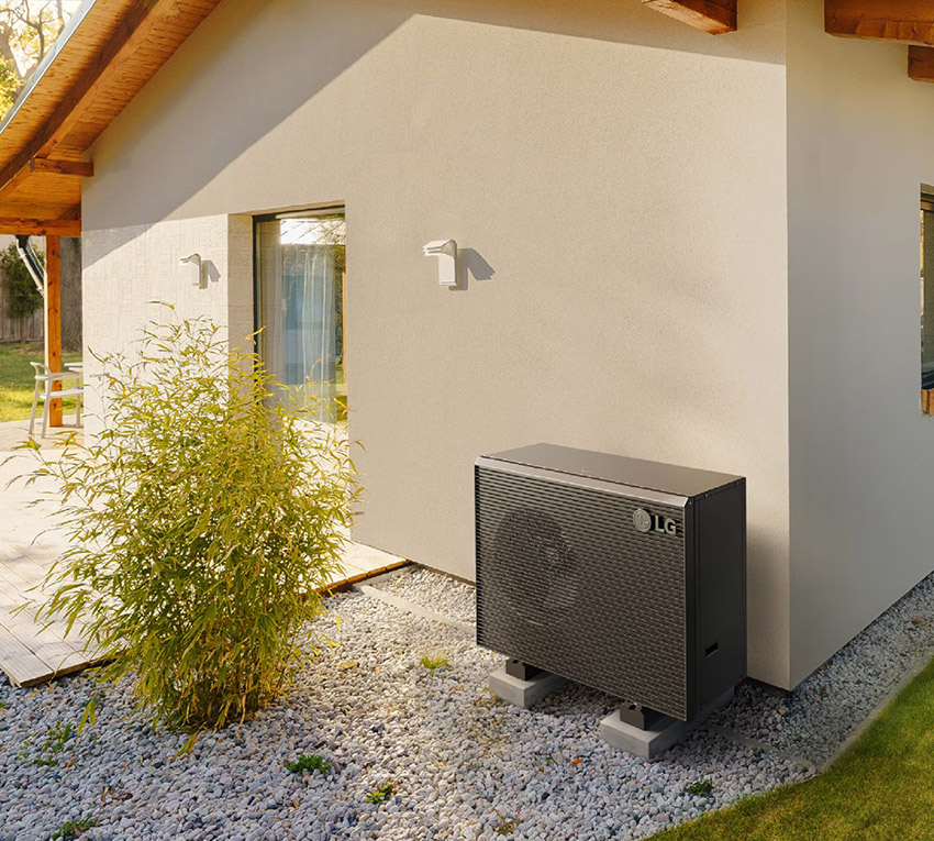 LG THERMA V Monobloc R290 Combi 14 kW przy domu