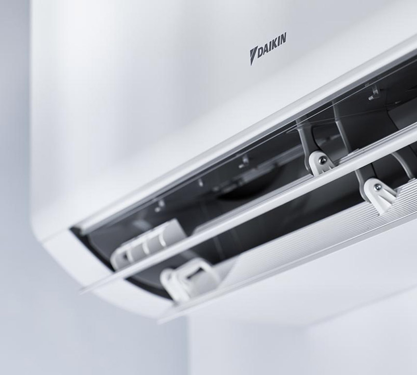 Podwójne klapy i żaluzje nawiewu jednostki Daikin Perfera FTXM-A