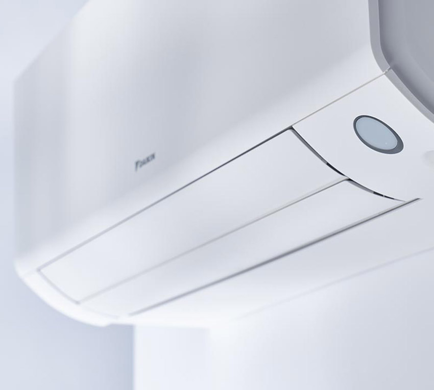 Daikin Perfera FTXM-A z zamkniętymi klapami nawiewu – zbliżenie obudowy
