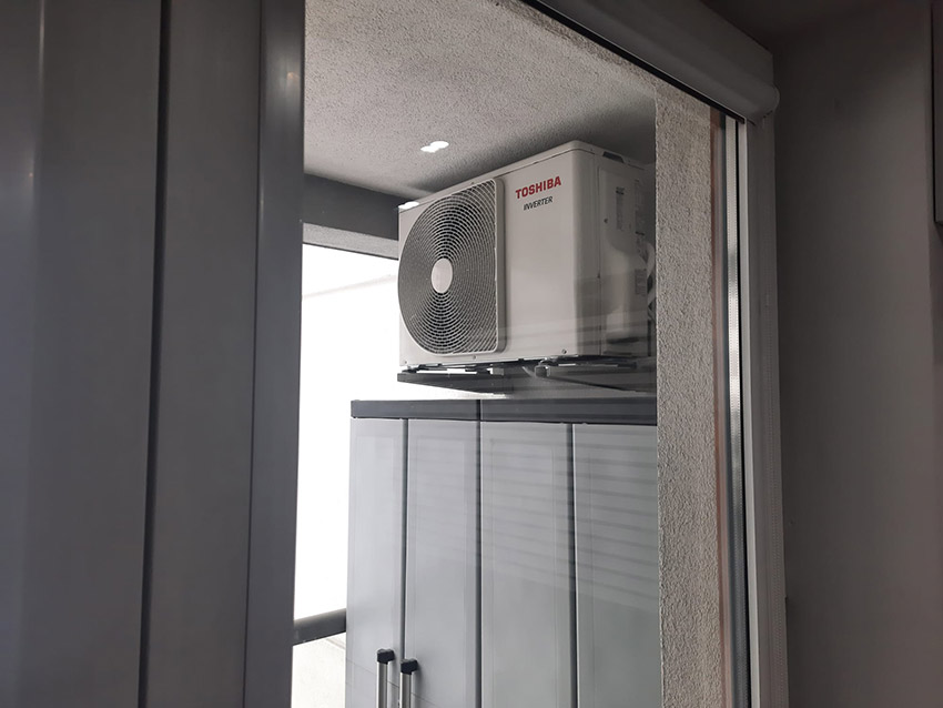 Klimatyzator Toshiba Shorai Edge White jednostka zewnętrzna