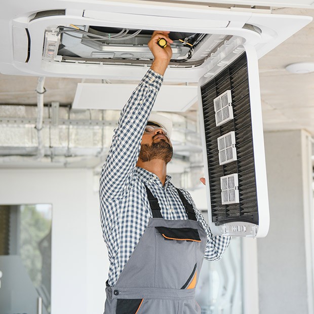 Klimatyzator kasetonowy o mocy 7 kW