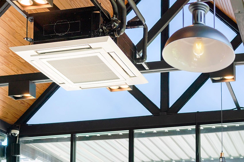 Sprytny montaż klimatyzacji sufitowej