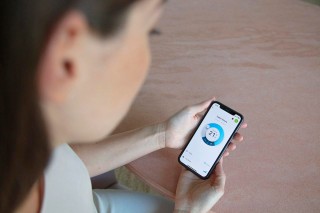 Daikin Emura Black - obsługa przez telefon