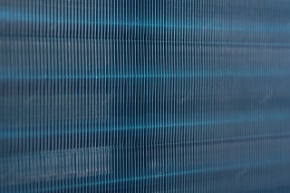 Haier Revive Plus - agregat zewnętrzny, widok z tyłu - zbliżenie